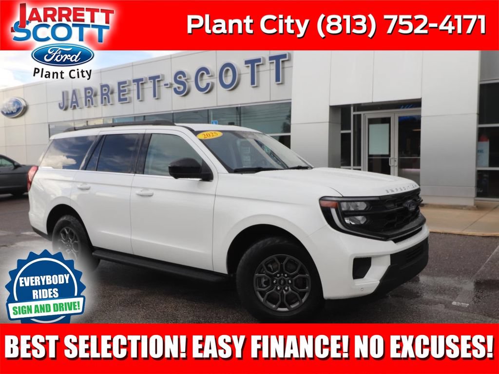 Certified 2025 Ford Expedition Active RWD image 1