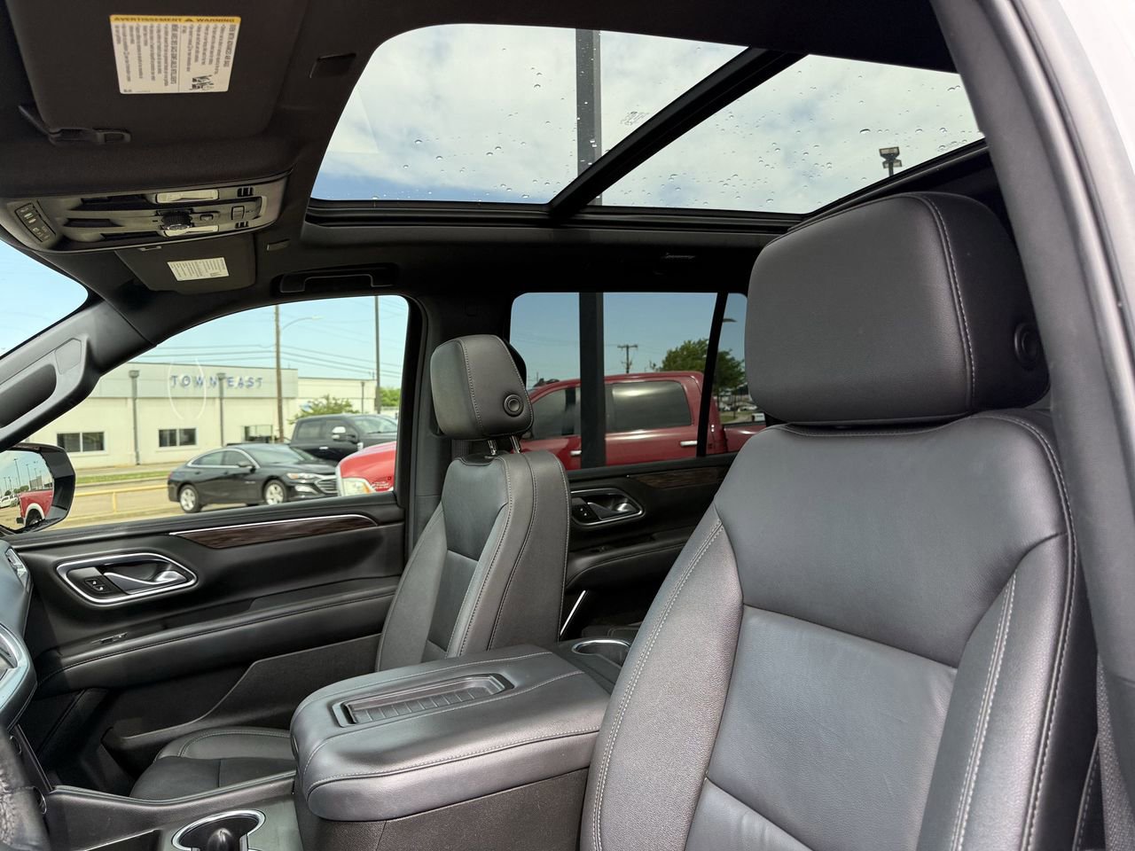 Used 2022 Chevrolet Tahoe LT w/ Luxury Package image 25