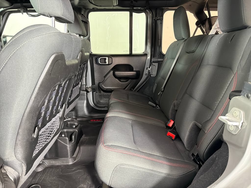 Used 2022 Jeep Wrangler Unlimited Rubicon w/ Cold Weather Group AWD/4WD image 19