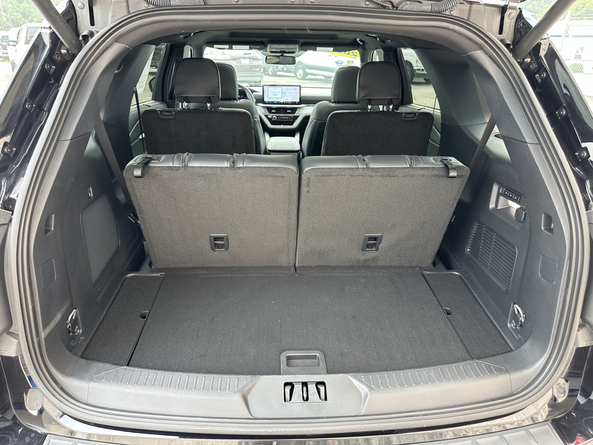 Certified 2025 Ford Explorer ST-Line w/ Premium Package AWD/4WD image 7