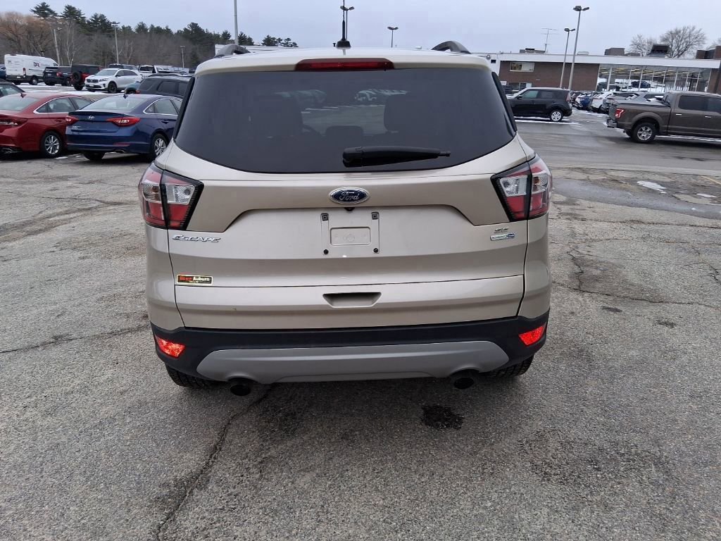Certified 2018 Ford Escape SE image 6