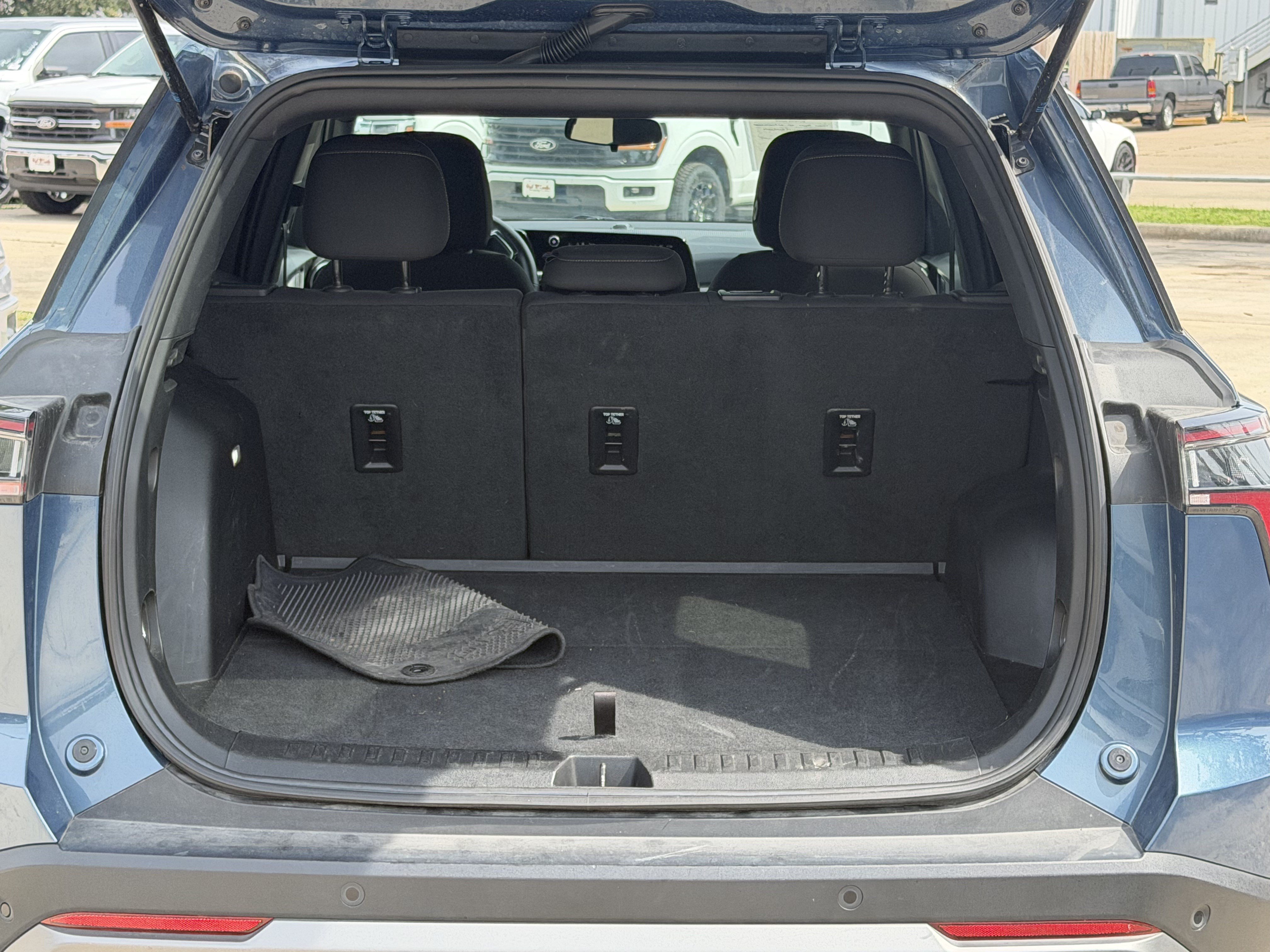 Used 2025 Chevrolet Equinox LT FWD image 8