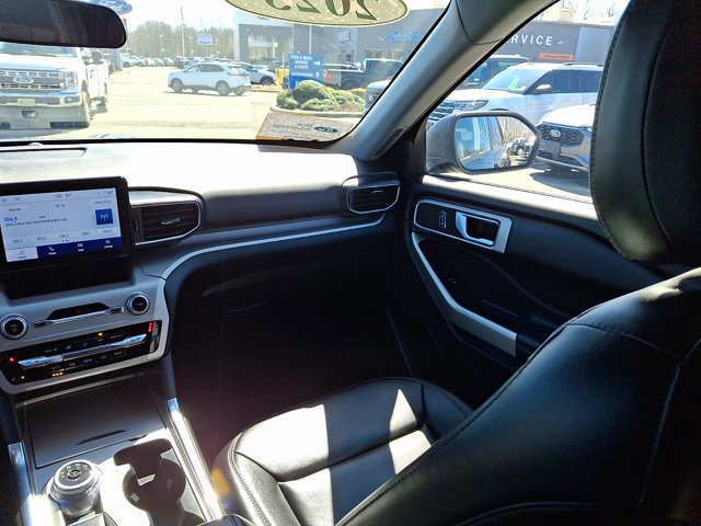 Certified 2023 Ford Explorer XLT w/ Equipment Group 202A image 15