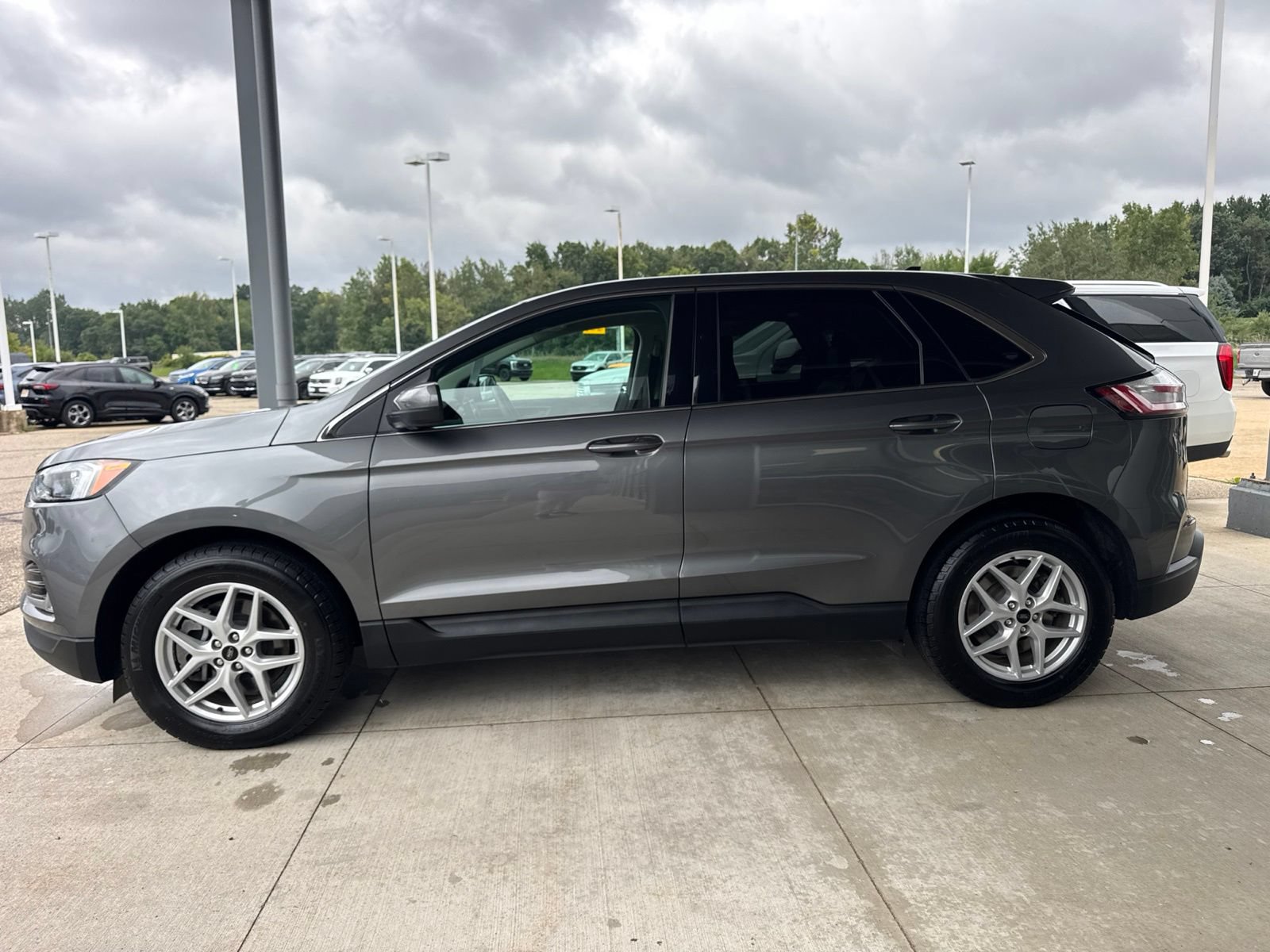 Certified 2024 Ford Edge SEL w/ Convenience Package AWD/4WD image 4