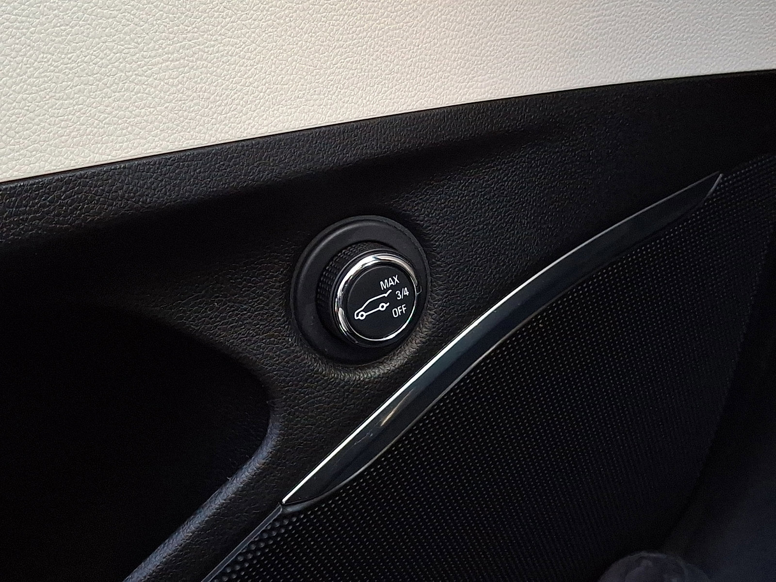 Used 2023 Buick Enclave Essence image 31