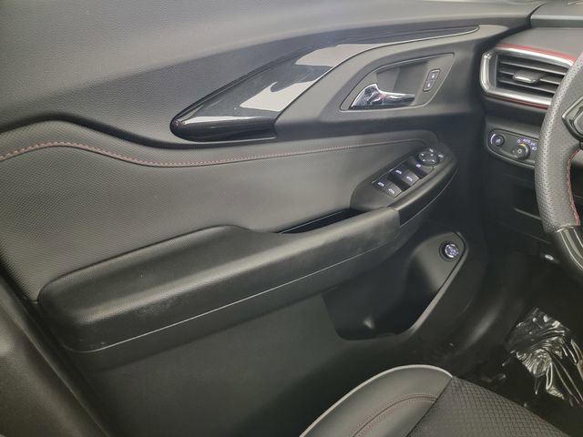 Used 2023 Chevrolet TrailBlazer RS w/ Sun and Liftgate Package FWD image 32