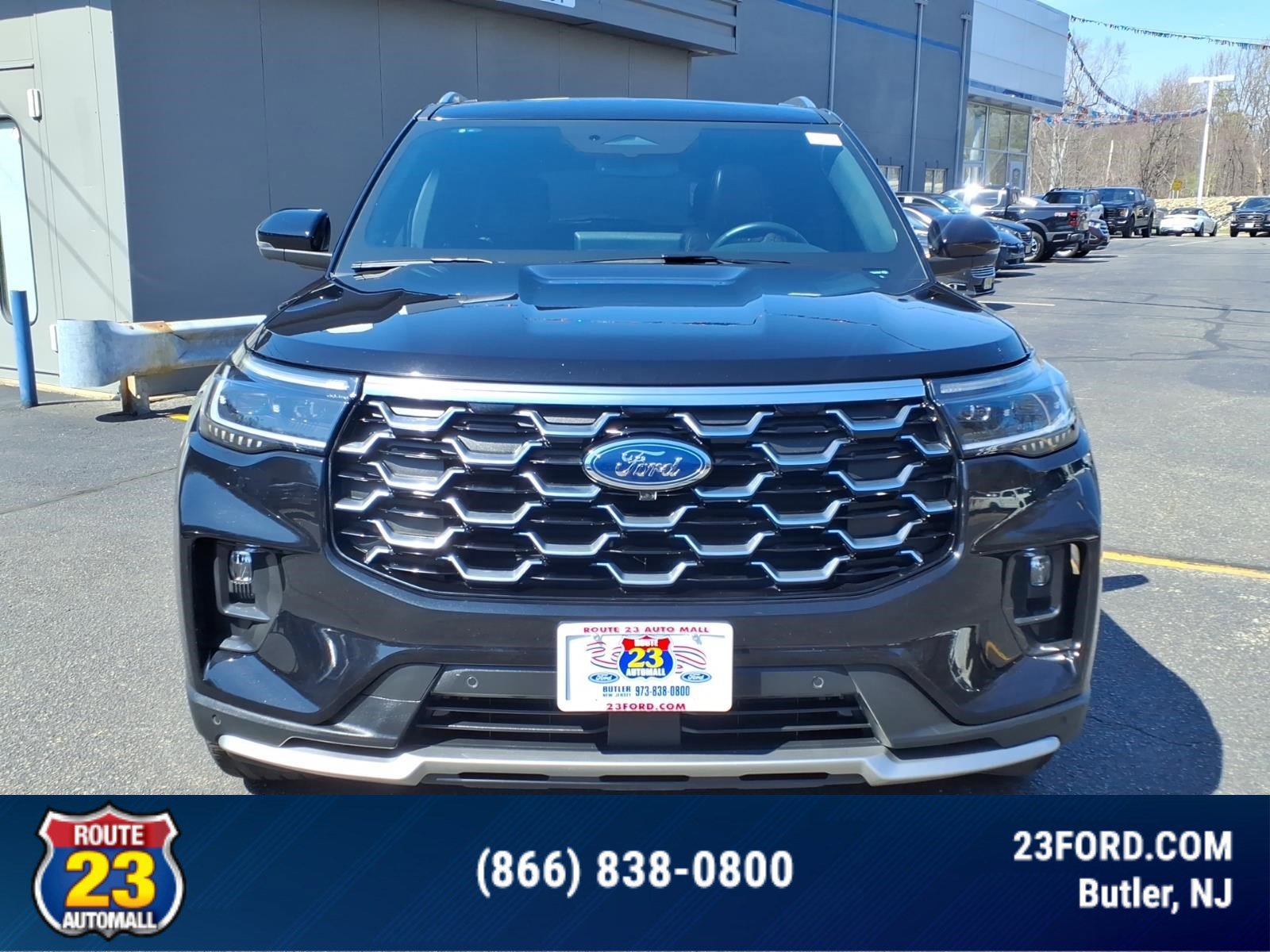 Certified 2025 Ford Explorer Platinum w/ Ultimate Package AWD/4WD image 8