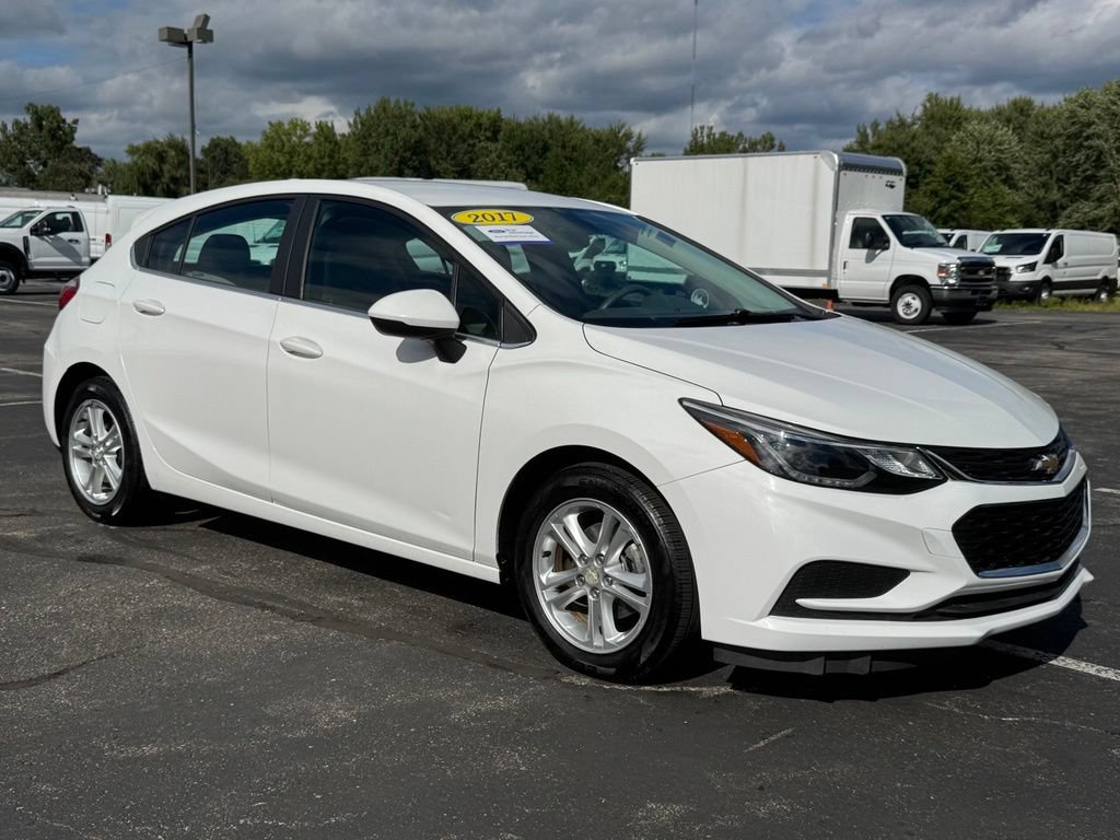 Used 2017 Chevrolet Cruze LT FWD image 6