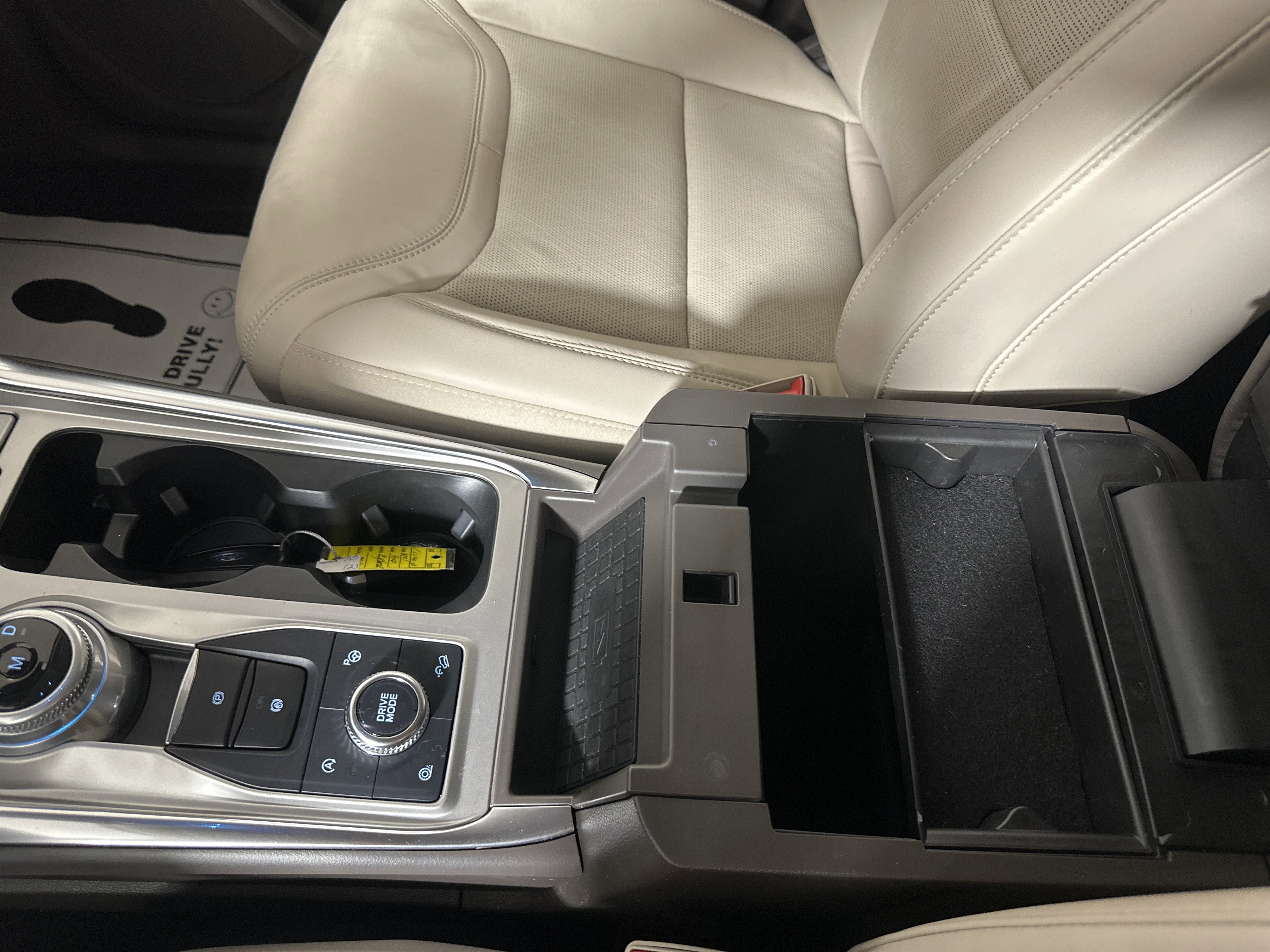 Certified 2021 Ford Explorer Platinum w/ Equipment Group 601A image 22