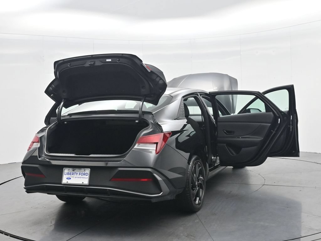 Used 2026 Hyundai Elantra Sport w/ Cargo Package FWD image 43
