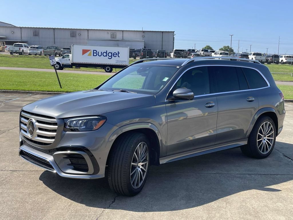 Used 2025 Mercedes-Benz GLS 450 4MATIC image 7