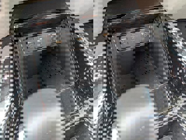 Used 2023 Kia Sorento SX image 15