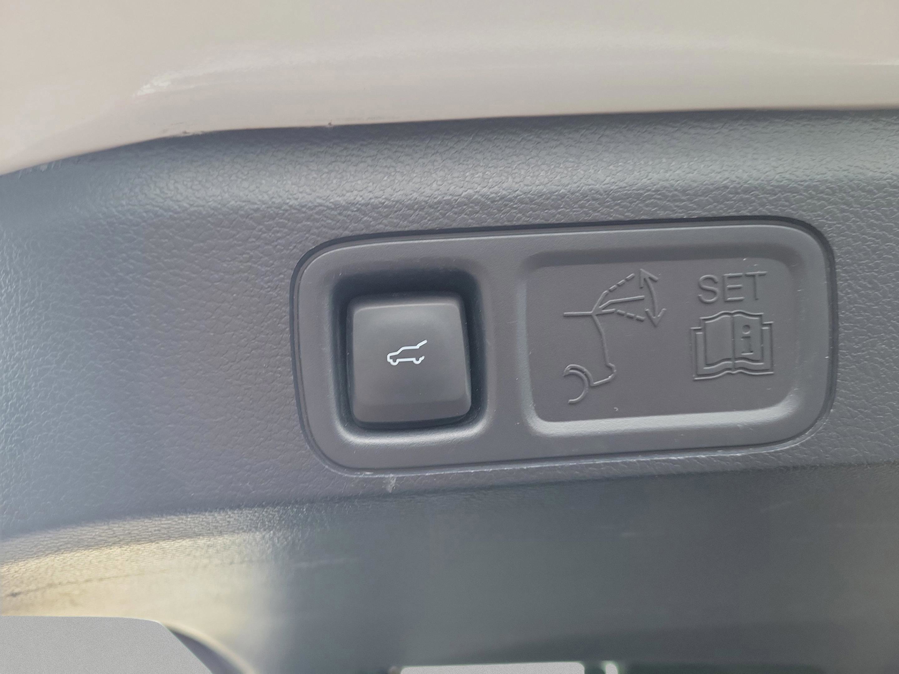 Certified 2024 Ford Expedition Limited image 8