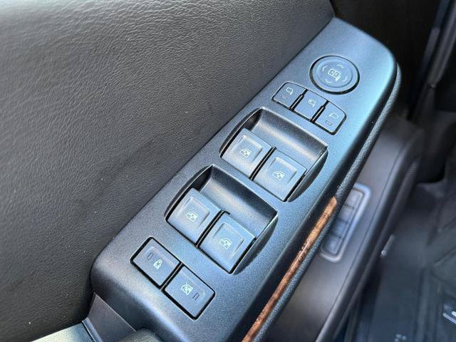 Used 2020 Chevrolet Suburban Premier AWD/4WD image 28