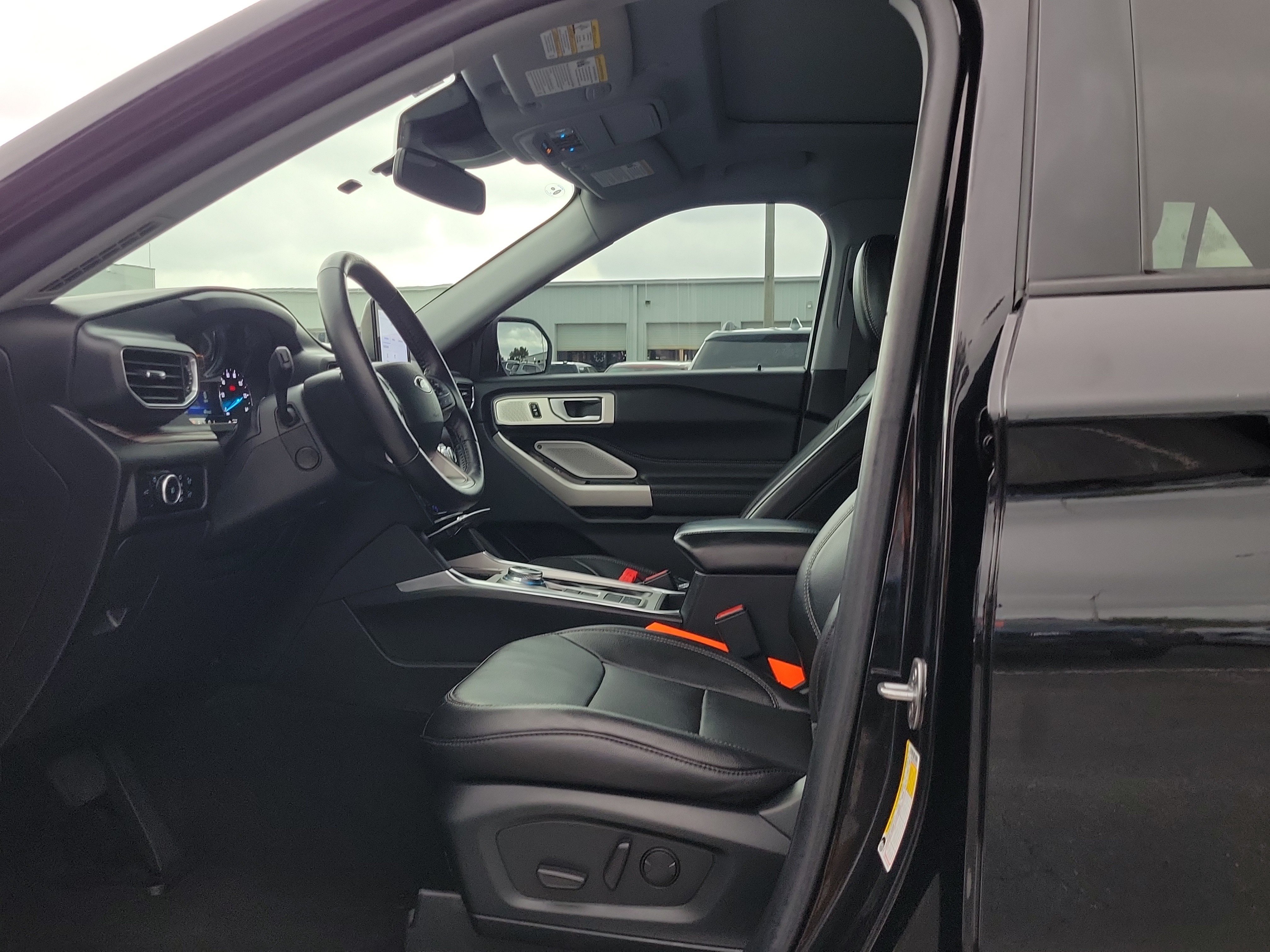 Certified 2023 Ford Explorer Limited w/ Limited Technology Package RWD image 23