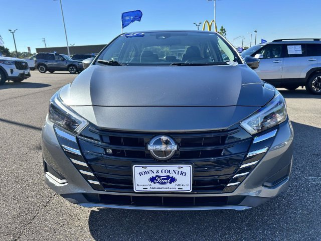 Used 2025 Nissan Versa SV FWD image 12