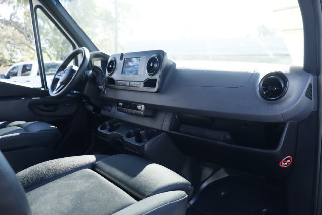 Used 2024 Mercedes-Benz Sprinter 2500 image 26