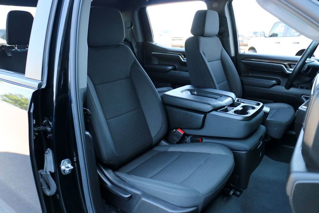 Used 2025 Chevrolet Silverado 1500 LT RWD image 31
