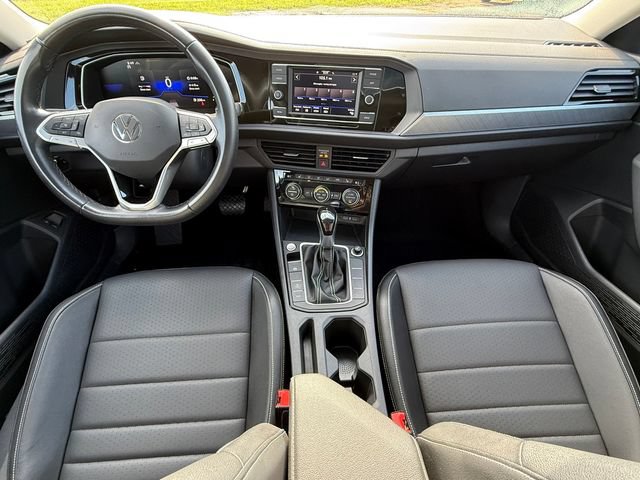 Used 2024 Volkswagen Jetta SE w/ Panoramic Sunroof Package FWD image 24