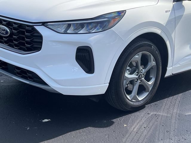 Certified 2023 Ford Escape ST-Line AWD/4WD image 8