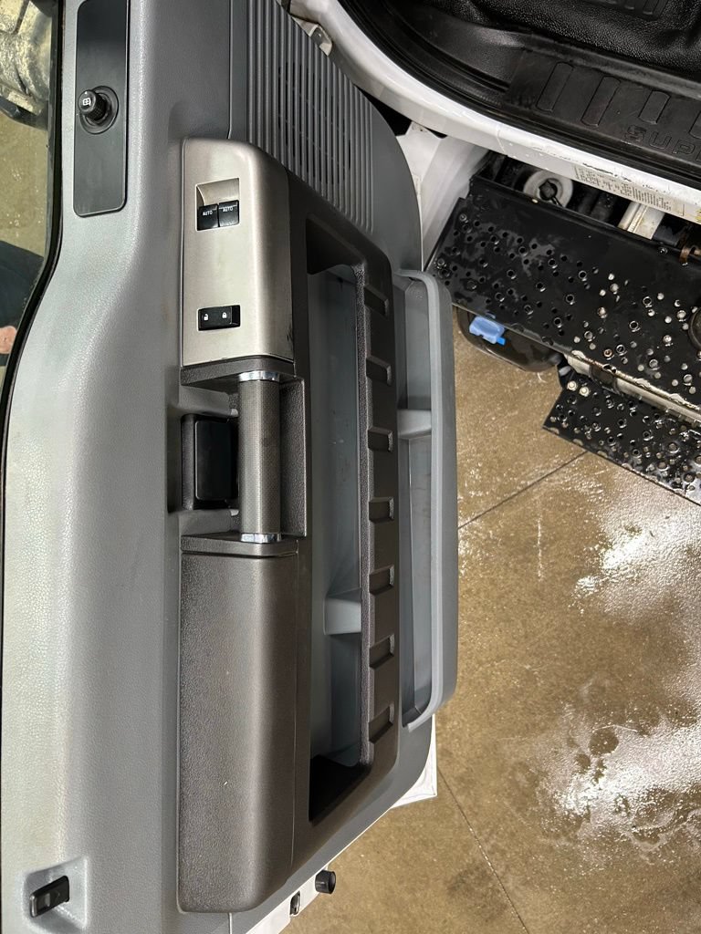 Certified 2022 Ford F750 2WD Regular Cab Super Duty image 15