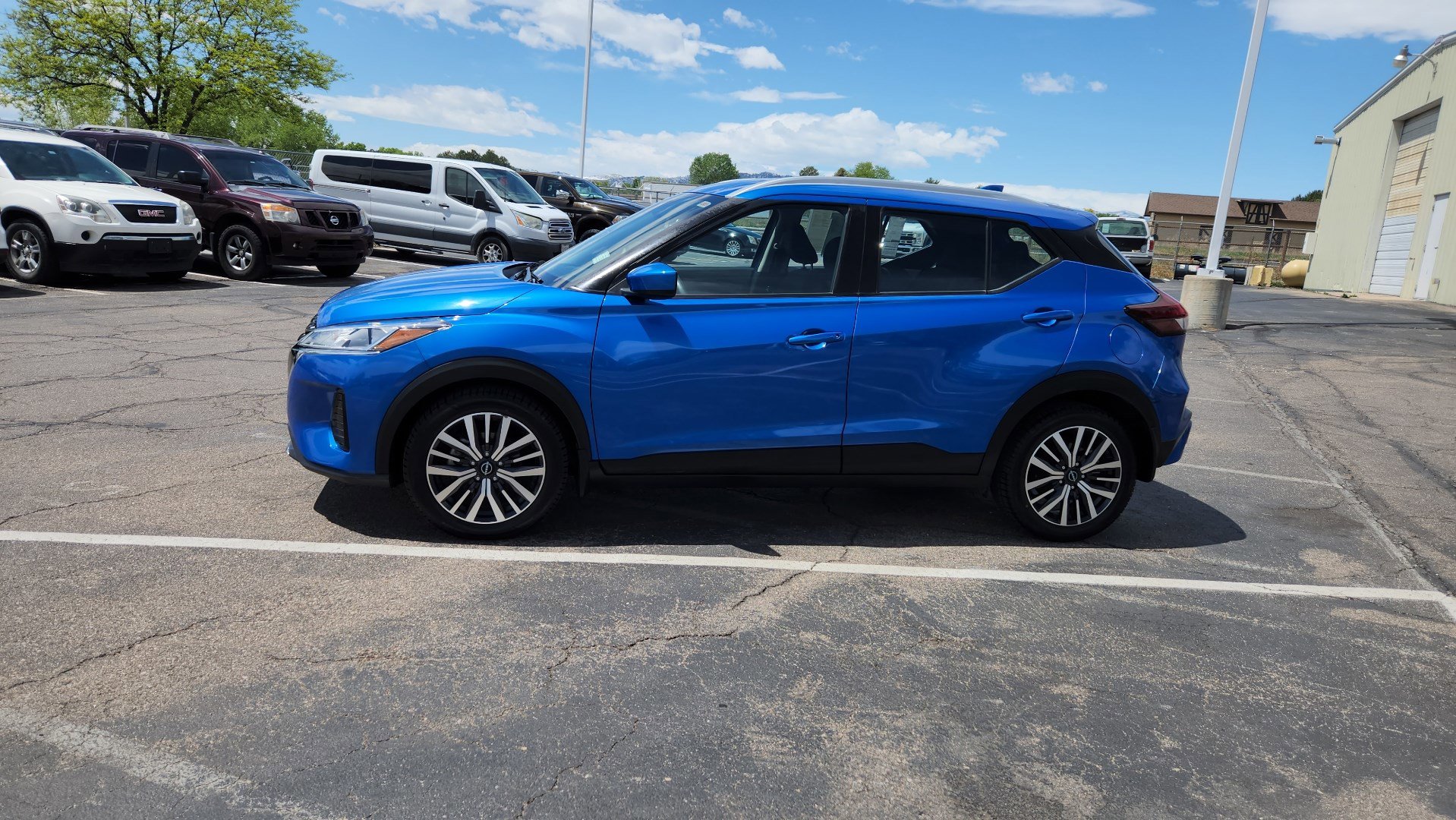 Used 2022 Nissan Kicks SV FWD image 6