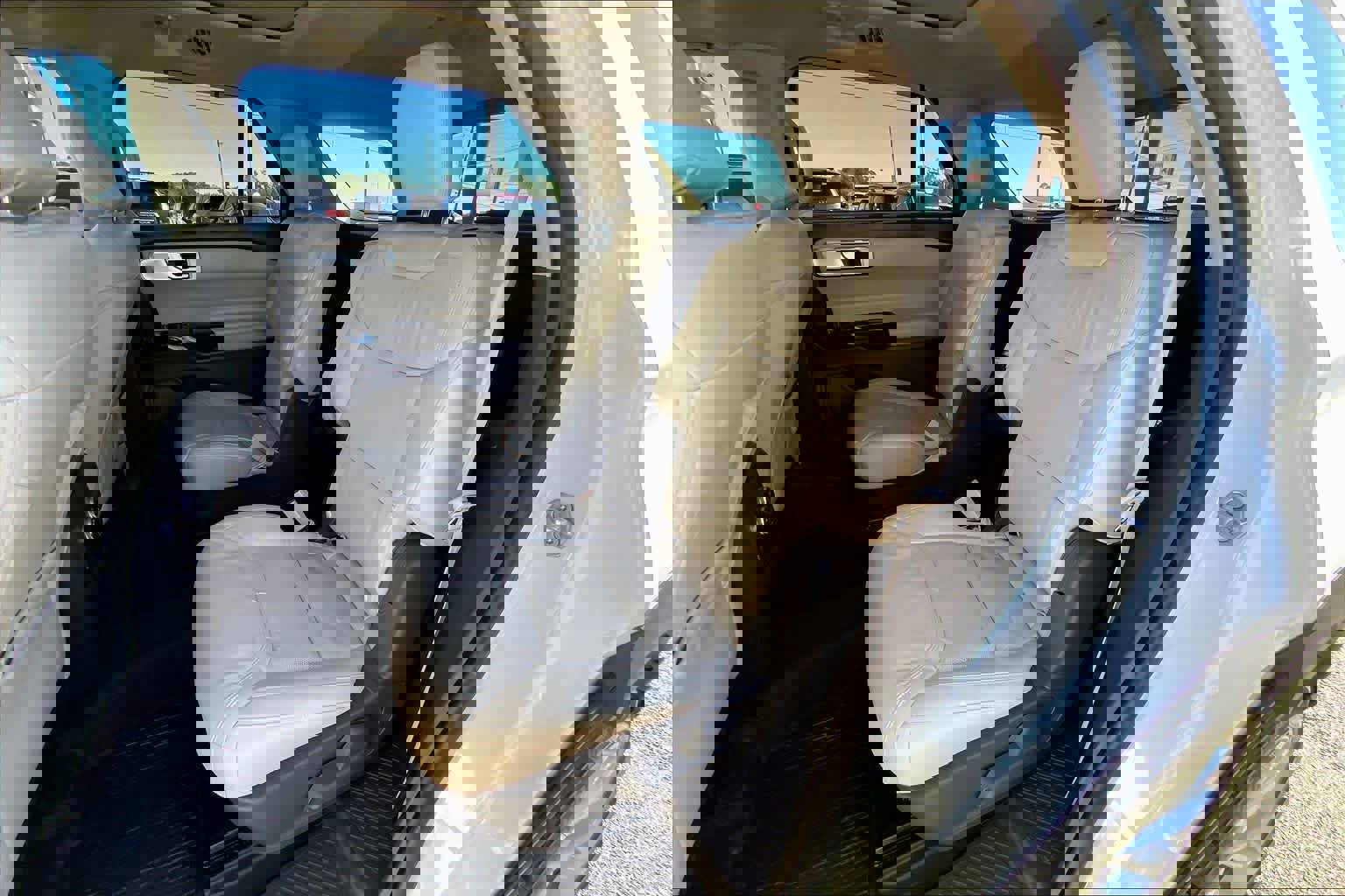 Certified 2021 Ford Explorer Platinum w/ Equipment Group 601A image 20