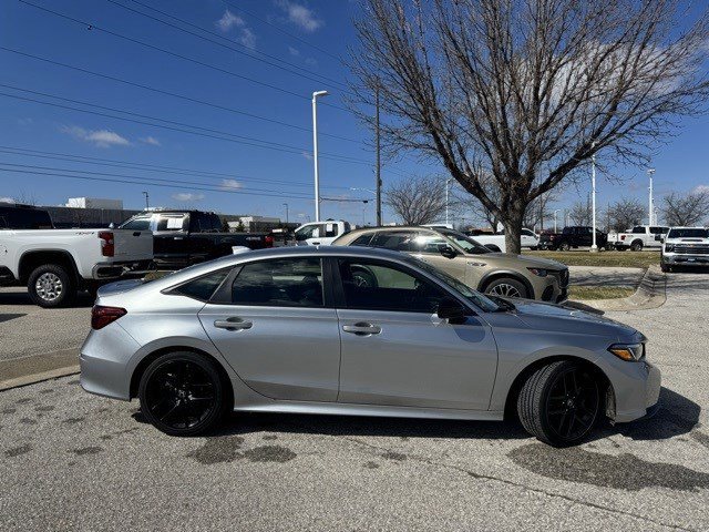 Used 2025 Honda Civic Sport image 6
