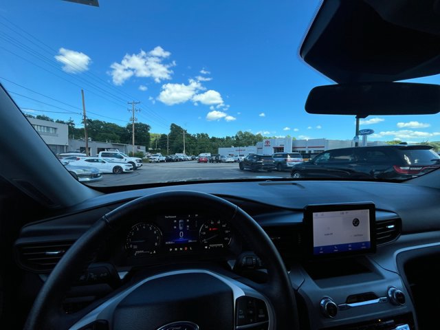 Certified 2023 Ford Explorer XLT AWD/4WD image 2
