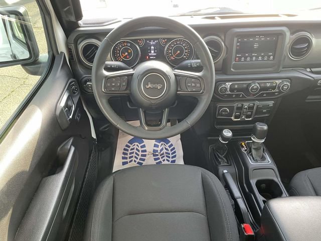 Used 2023 Jeep Gladiator Sport image 11