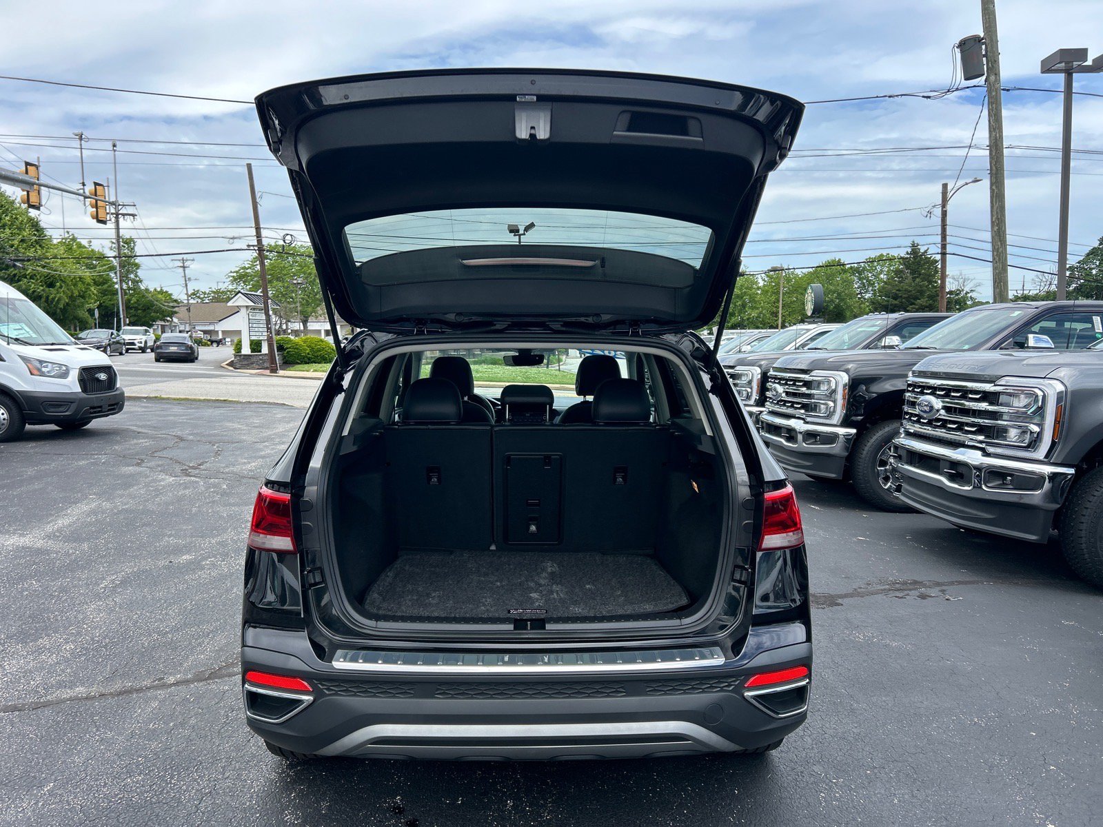 Used 2022 Volkswagen Taos SE w/ Panoramic Sunroof Package AWD/4WD image 15