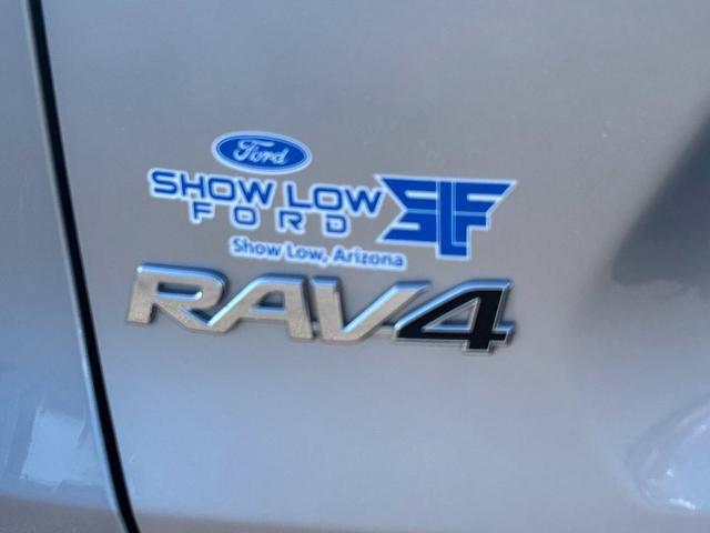 Used 2025 Toyota RAV4 XLE FWD image 22