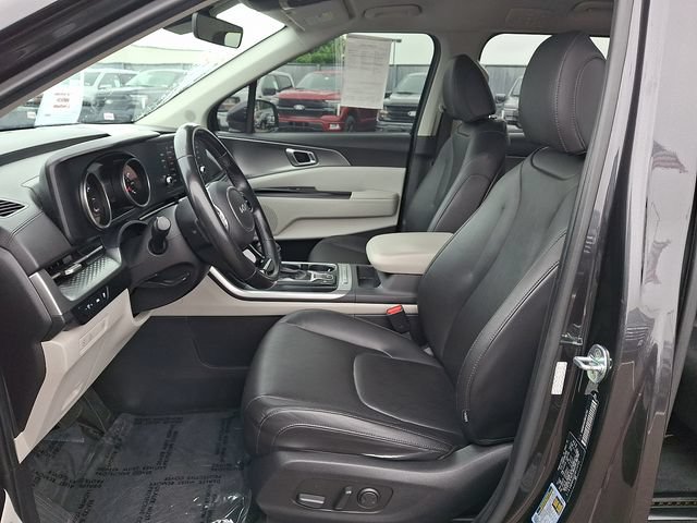 Used 2022 Kia Carnival LX FWD image 13