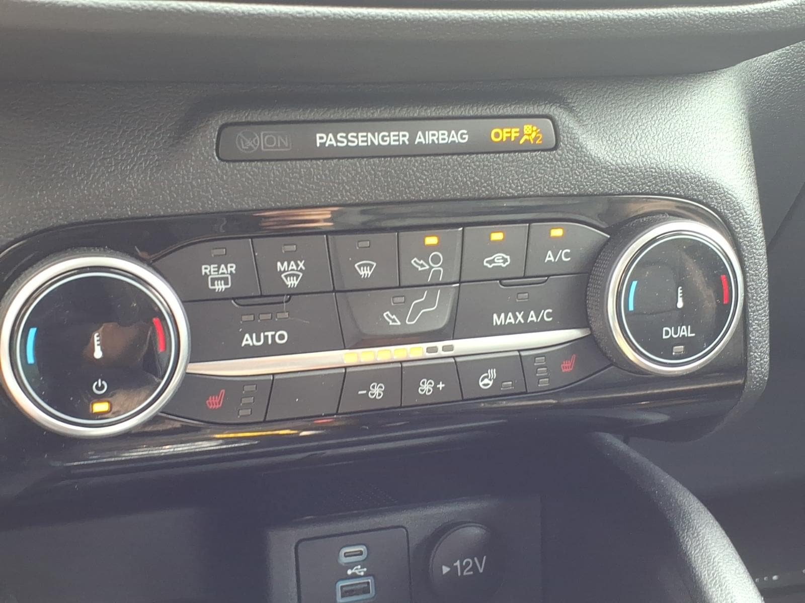 Certified 2022 Ford Escape SEL w/ Technology Package AWD/4WD image 24