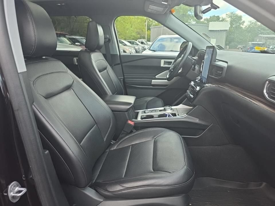 Certified 2023 Ford Explorer Limited w/ Limited Technology Package AWD/4WD image 6