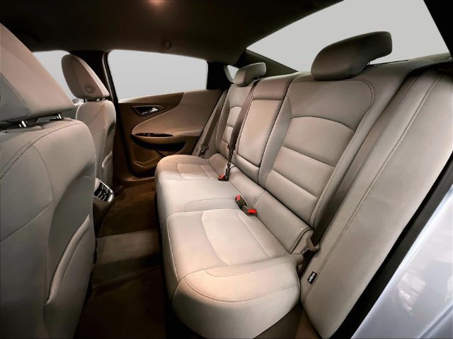 Used 2018 Chevrolet Malibu LT FWD image 25