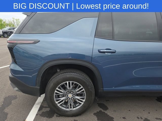 Used 2024 Chevrolet Traverse LT w/ LPO, Floor Liner Package FWD image 8