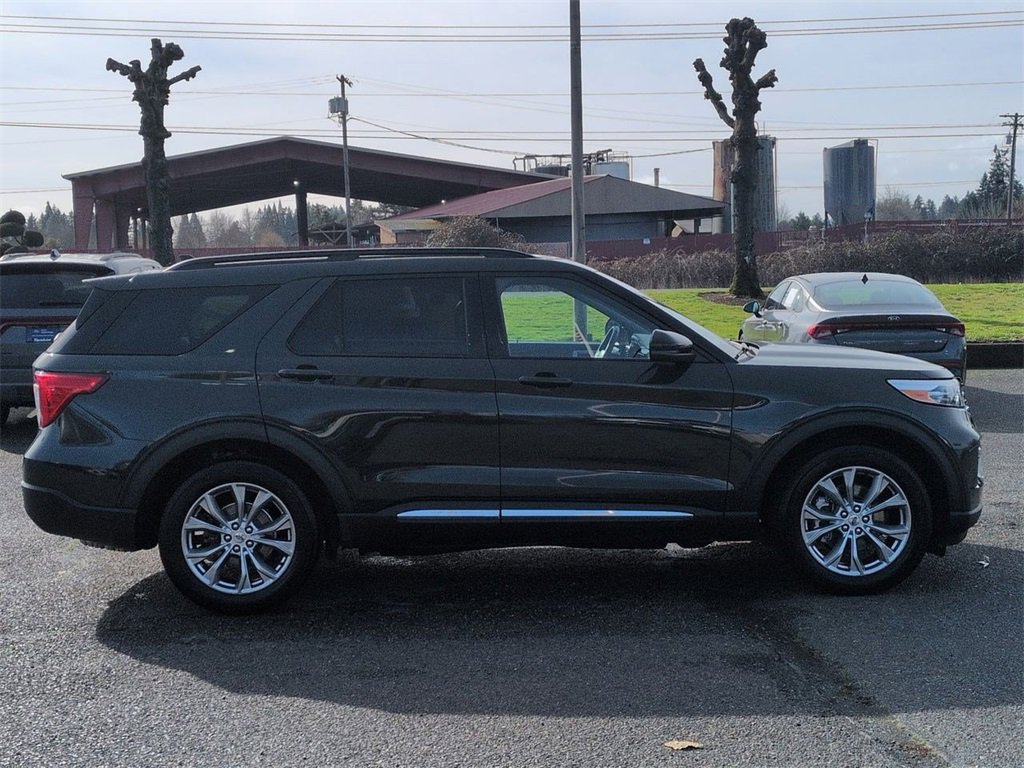 Certified 2023 Ford Explorer XLT w/ Equipment Group 202A image 6