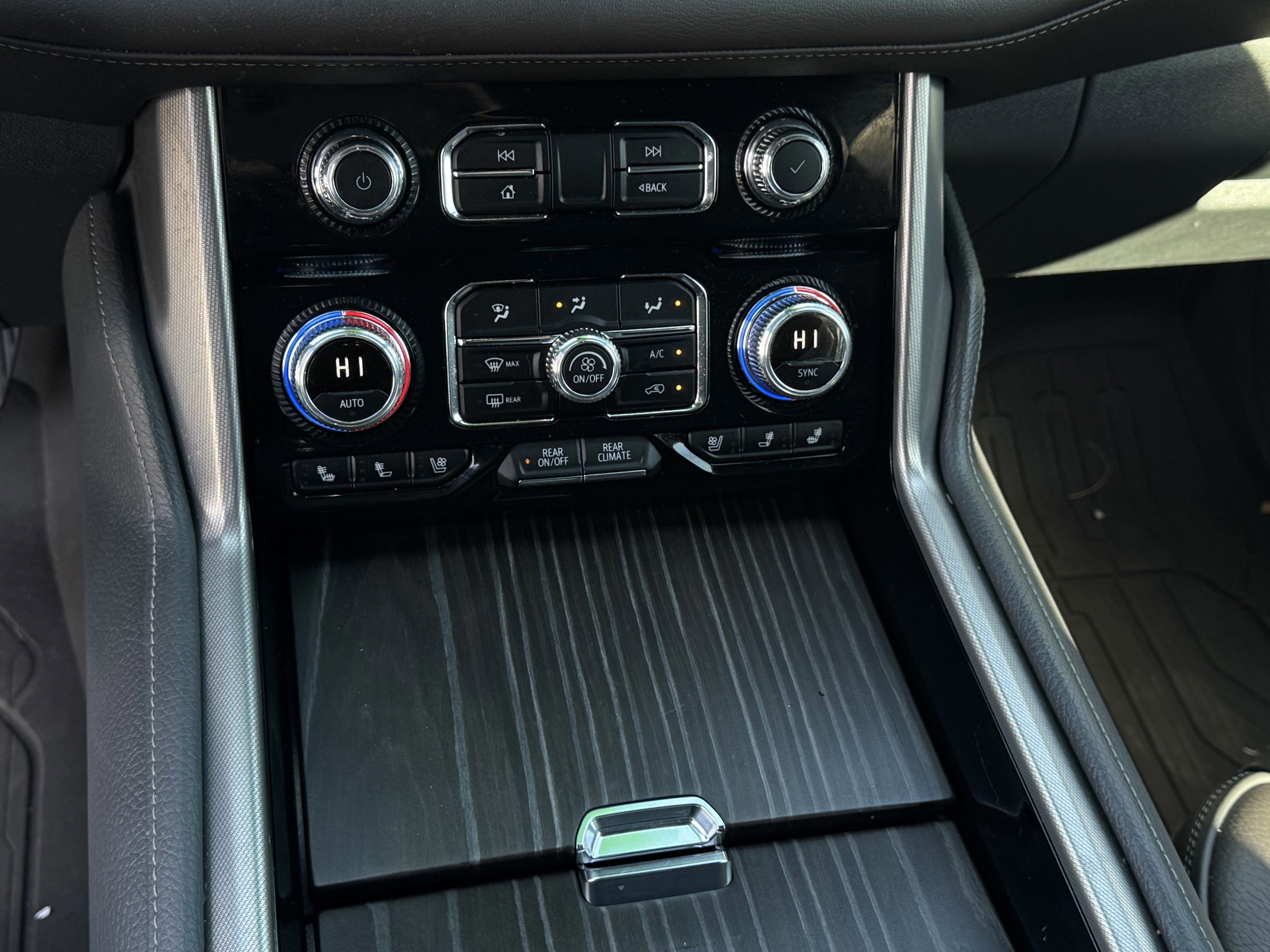 Used 2024 GMC Yukon Denali image 24