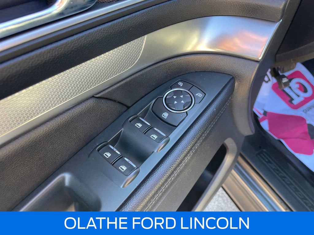 Certified 2018 Ford Explorer XLT w/ Equipment Group 202A image 22