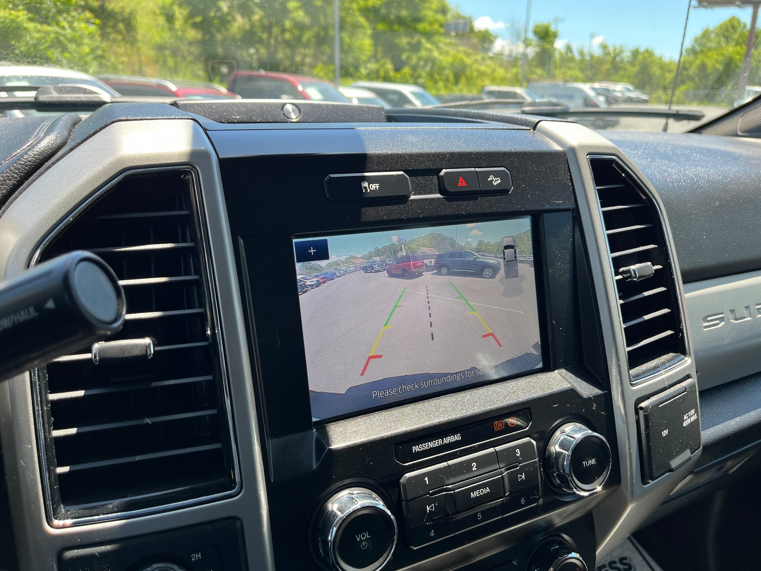Certified 2019 Ford F250 Lariat w/ Lariat Ultimate Package AWD/4WD image 18