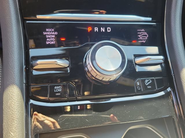 Used 2024 Jeep Grand Cherokee Overland AWD/4WD image 30