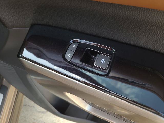 Used 2023 Nissan Pathfinder Platinum FWD image 10