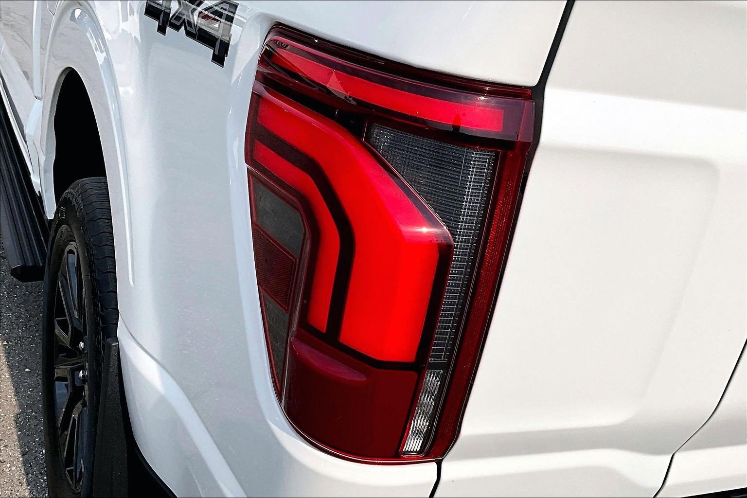 Certified 2025 Ford F150 Platinum w/ Equipment Group 702A High AWD/4WD image 31