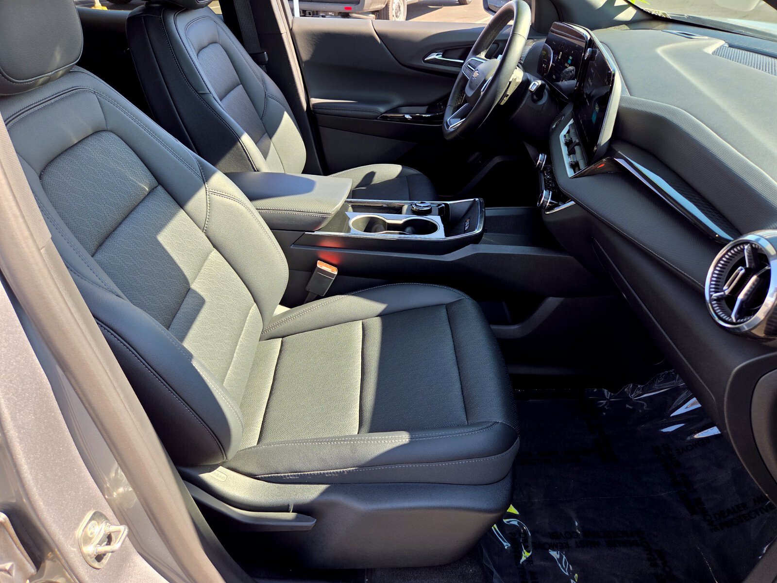 Used 2026 Chevrolet Equinox LT w/ Convenience Package II FWD image 15