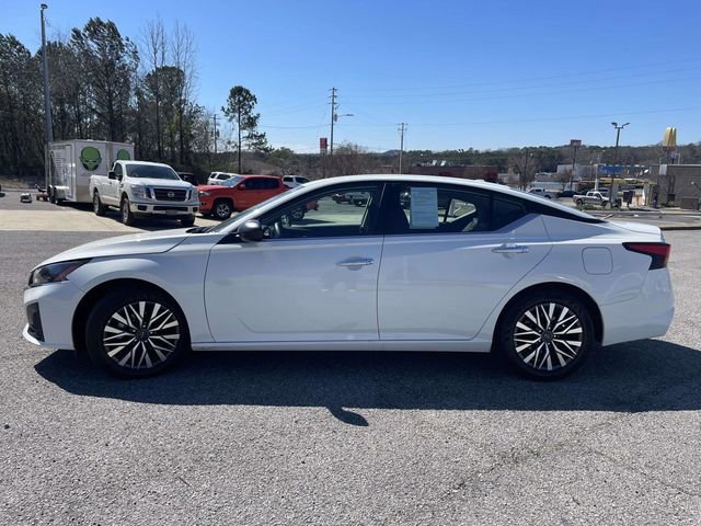 Used 2025 Nissan Altima 2.5 SV image 2