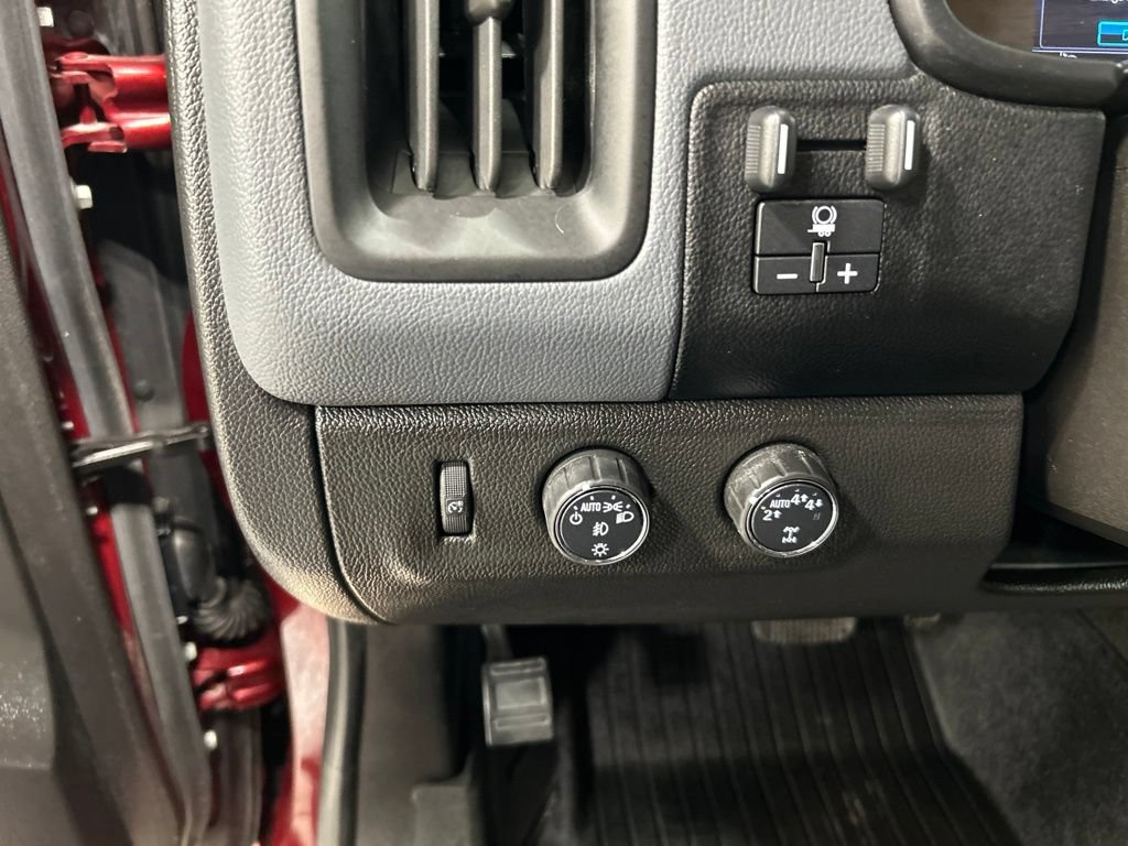 Used 2018 Chevrolet Colorado Z71 AWD/4WD image 14