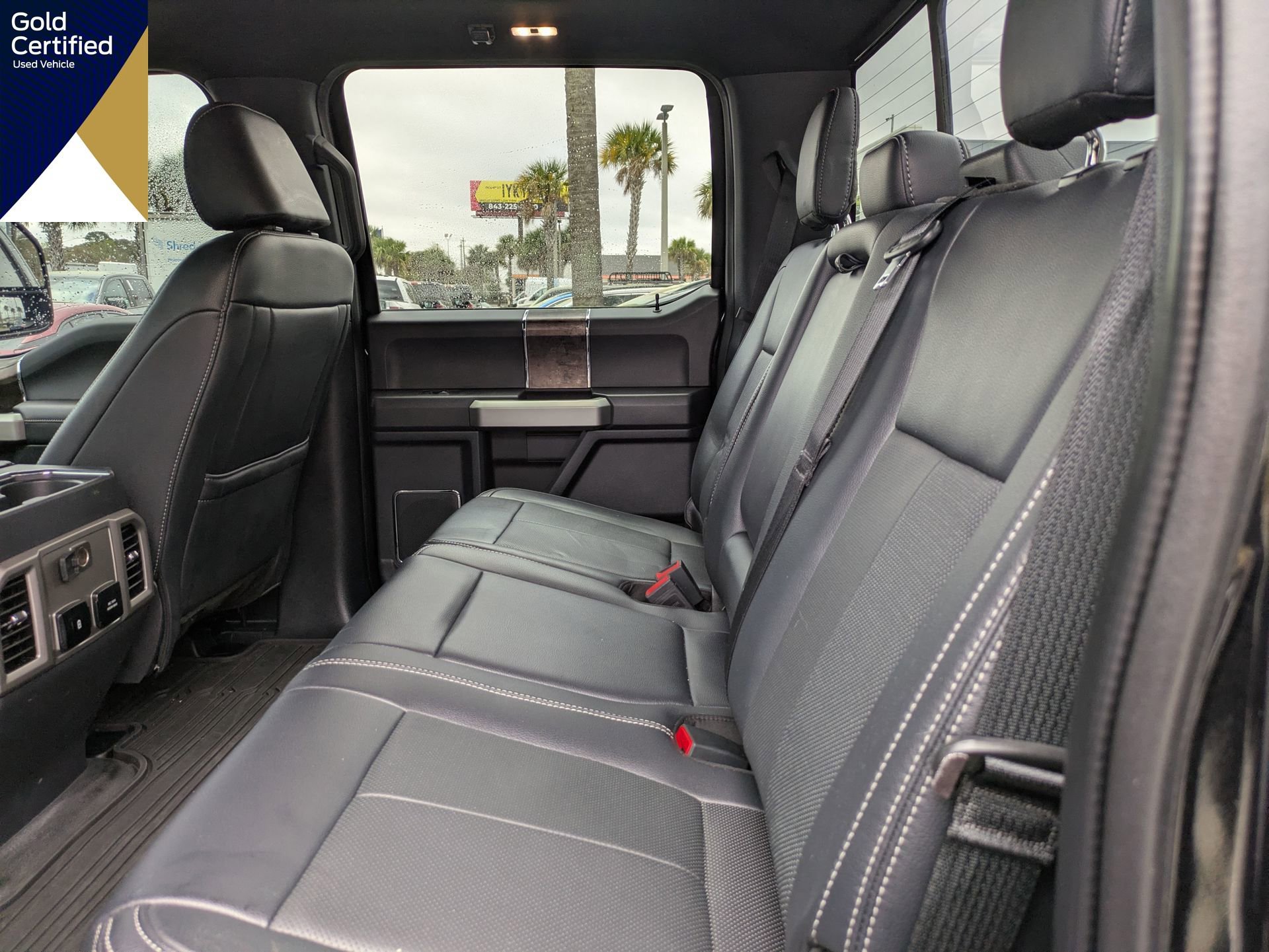 Certified 2022 Ford F250 Lariat w/ Black Appearance Package image 18