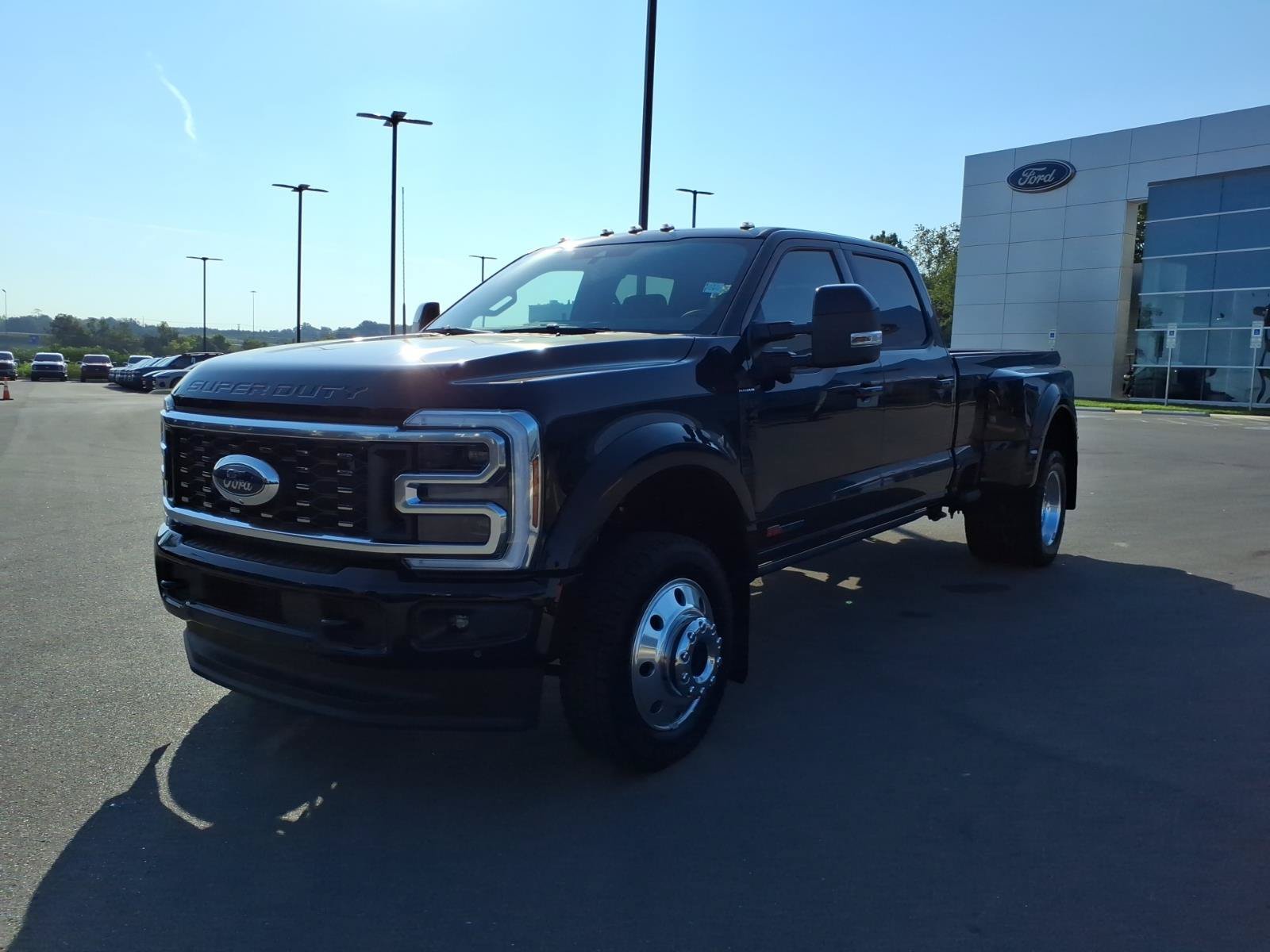 Certified 2026 Ford F450 Platinum w/ FX4 Off-Road Package AWD/4WD image 7