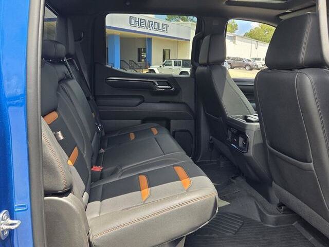 Used 2022 GMC Sierra 1500 AT4 w/ AT4 Premium Package AWD/4WD image 15